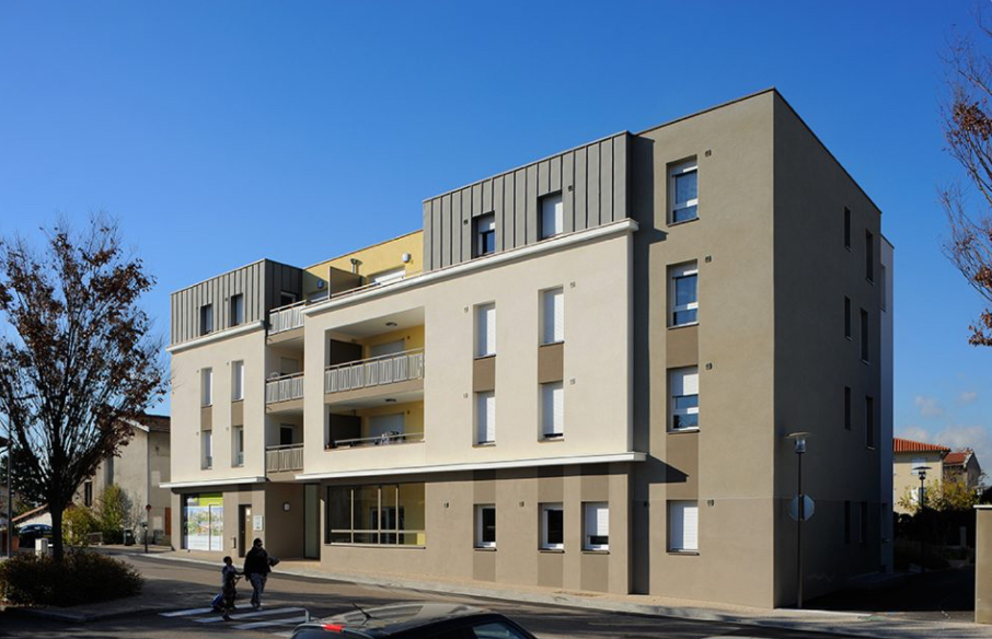 3 LOCAUX COMMERCIAUX A VENDRE FEYZIN
