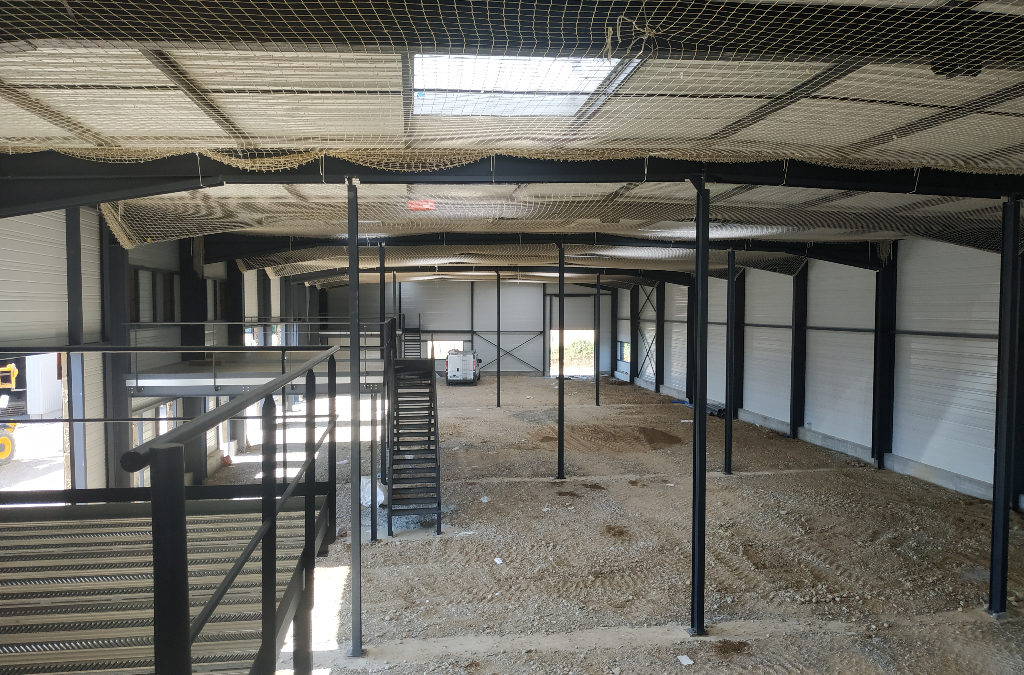 LOCAUX D’ACTIVITE à VENDRE – 8 mn A43