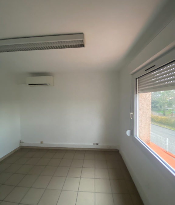 LOCAUX D’ACTIVITES 330m2 – LOCATION TOUSSIEU